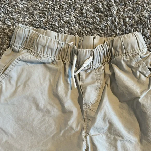 Pull on functional drawstring khaki shorts size 18-24 months boys - Picture 2 of 4